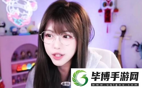 周淑怡直播对观众比手势称因为努力学习手指都弯了友